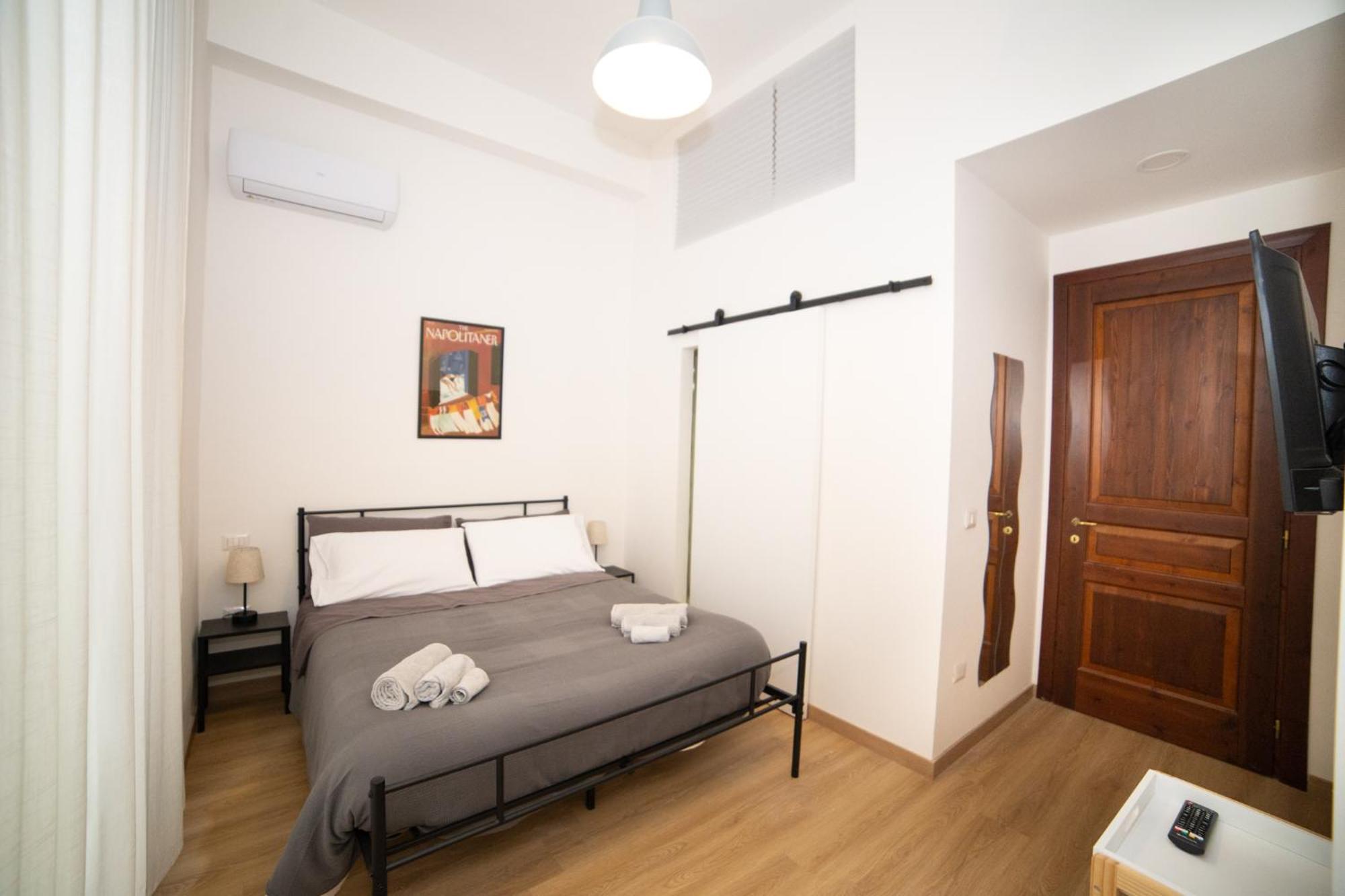 B&B 4Cella Napoli Eksteriør billede